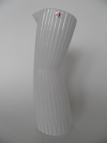 Gluck Pitcher high white 