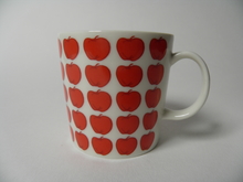 Apple Mug Heini Riitahuhta SOLD OUT