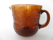 Fauna Pitcher brown Oiva Toikka