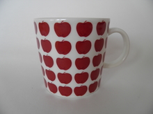 Apple Mug dark red Heini Riitahuhta SOLD OUT