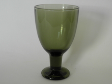 Verna Wine Glass moss green