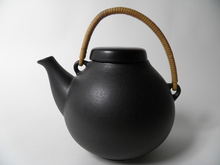 Tea Pot black Ulla Prcopé SOLD OUT